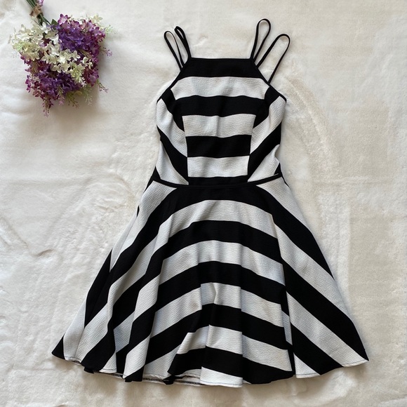 Jodi Kristopher Dresses & Skirts - Jodi Kristopher Dress, Size: 1 black and white